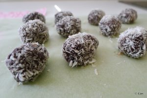Van de foodblog Con-serveert: chocolade kokos paaseitjes