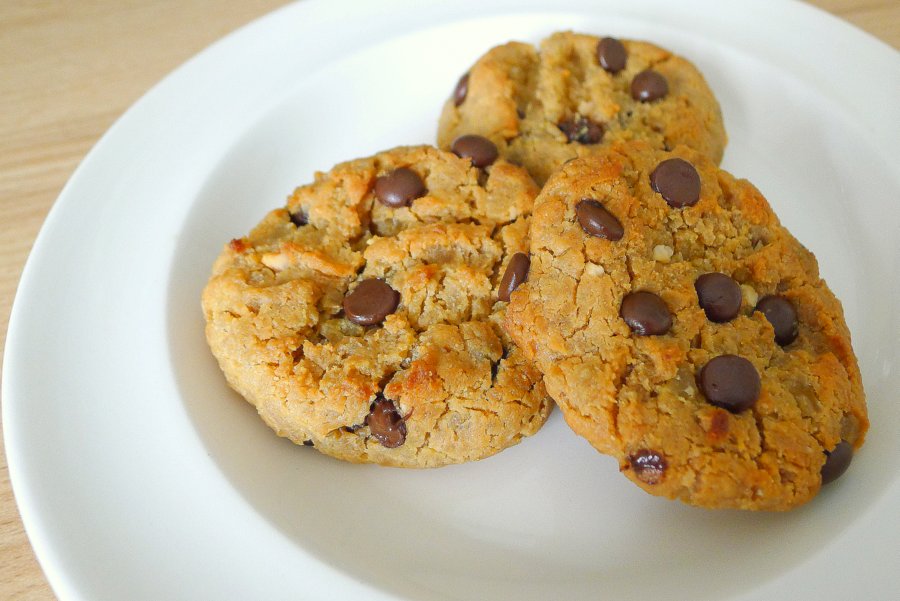 chocolade pindakaas koekjes gemaakt van kikkererwten