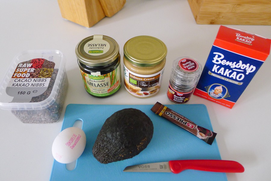 alle ingrediënten voor chocolade avocado koekjes