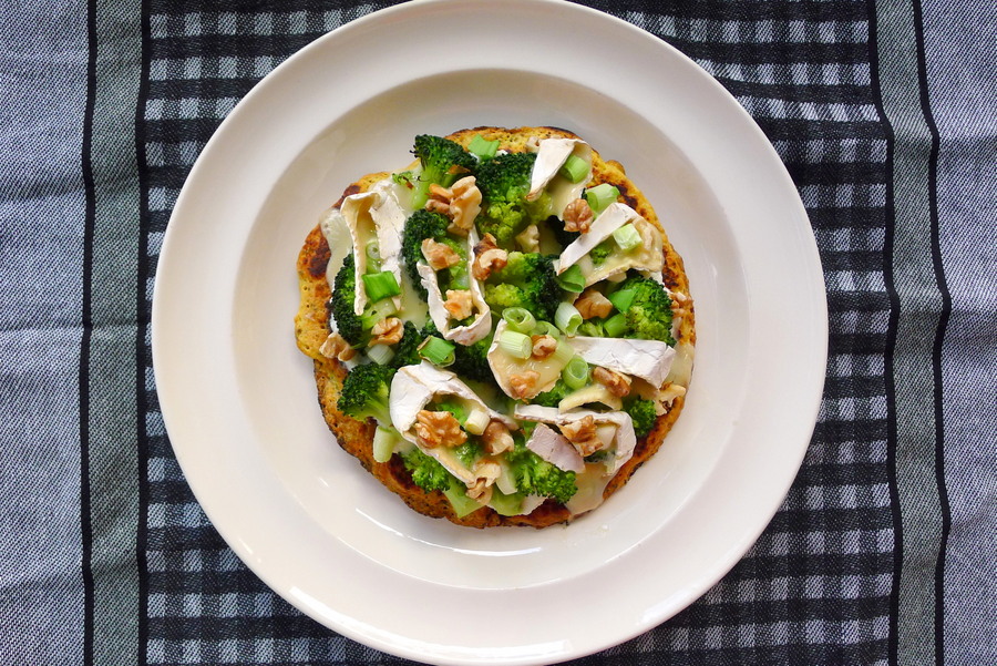 Franse koolhydraatarme pizza met broccoli en camembert recept ~ minder koolhydraten, maimale smaak ~ www.con-serveert.nl