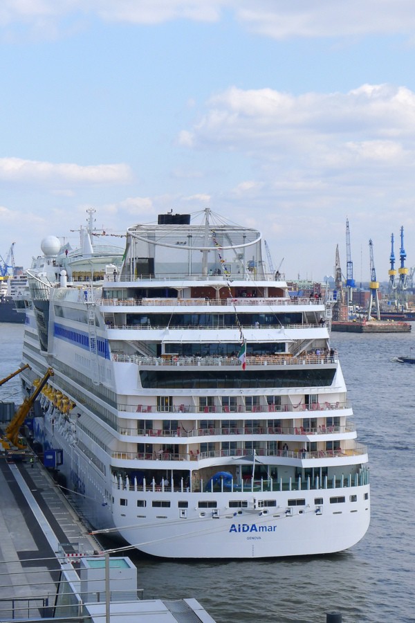 Hamburg cruise terminal