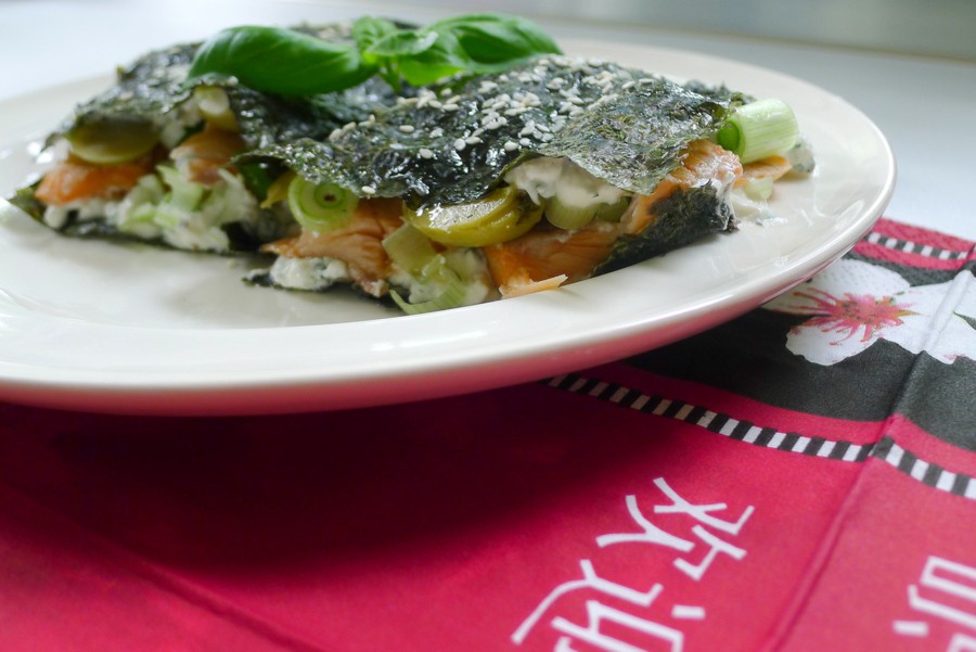 nori sandwich met warm gerookte zalm