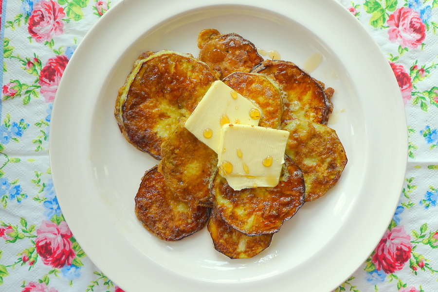 Aubergine “poffertjes”