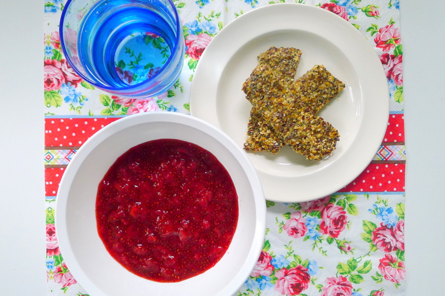 Chia jam van rood fruit