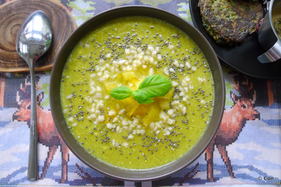 Broccolisoep met zoete aardappel en vadouvan