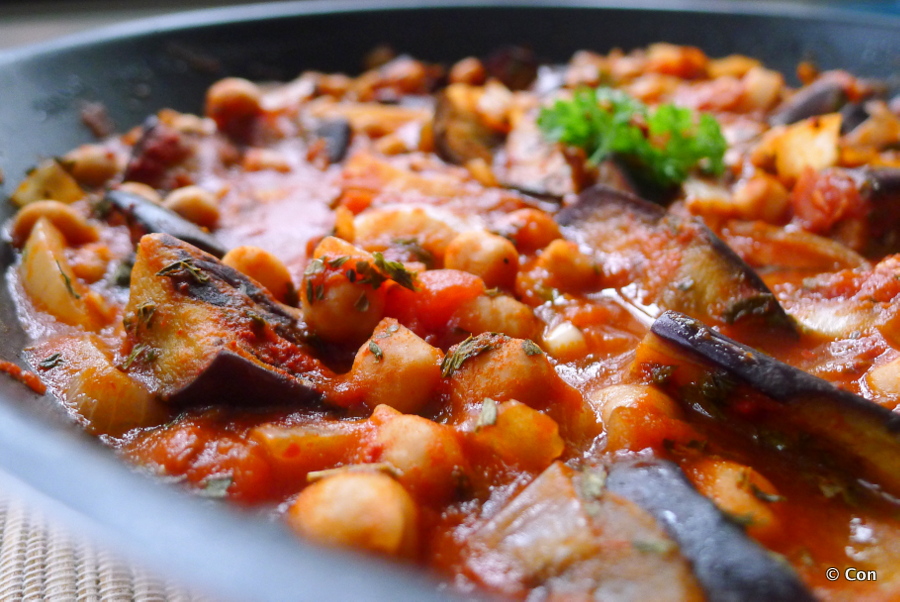 Maghmour – Libanese moussaka van aubergine en kikkererwten