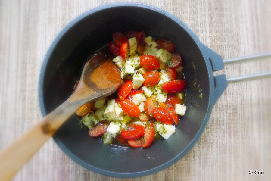 Pasta caprese saus