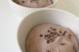 chocolademousse van het meisje beter door eten