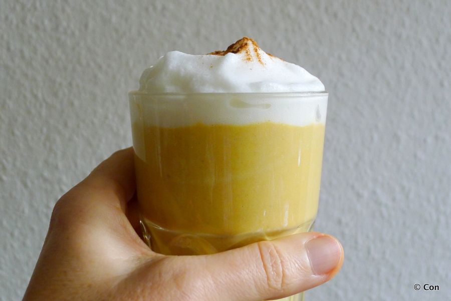 Warme smoothie met zoete aardappel