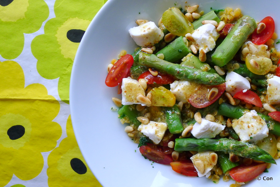 Linzensalade met groene asperges en geitenkaas