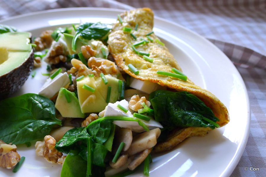 Omelet met spinazie, champignons en geitenkaas