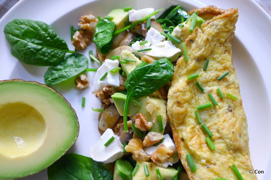 Omelet met spinazie, champignons en geitenkaas