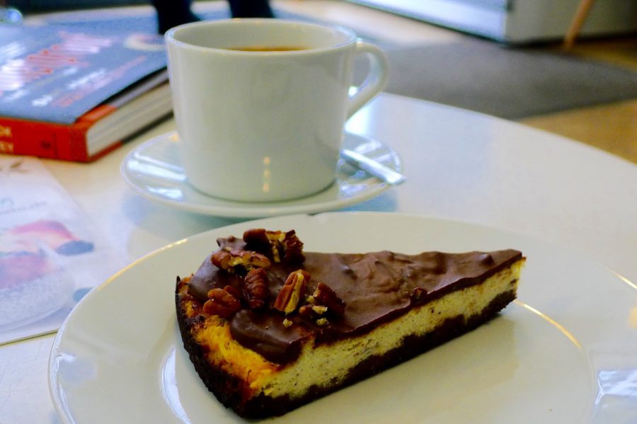 keto taart van chocola in cafe simply keto in berlijn