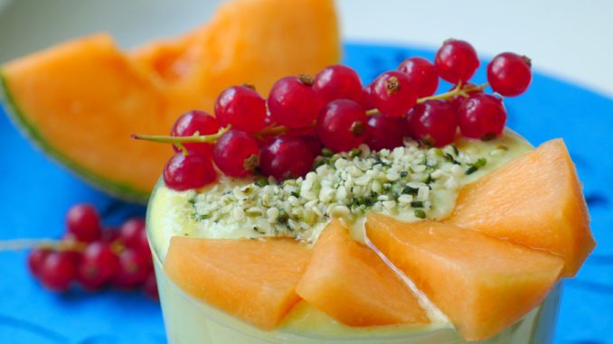 Smoothie met meloen yoghurt en rooibosthee smoothie met meloen yoghurt en rooibosthee