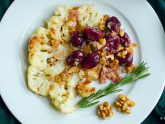 Bloemkoolsteaks met druivenchutney