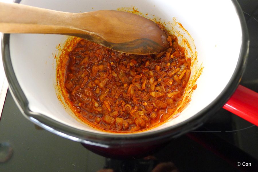 tikka masala saus in pannetje