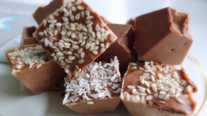 Chocolade tahini fatbombs chocolade tahini fatbombs