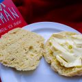 Koolhydraatarm broodje van amandelmeel recept ~ minder koolhydraten, maximale smaak ~ www.con-serveert.nl