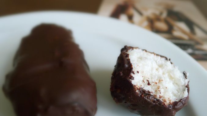 Homemade koolhydraatarme kokosrepen Chocolade kokosrepen recept, glutenvrij en lactosevrij ~ minder koolhydraten, maximale smaak ~ www.con-serveert.nl