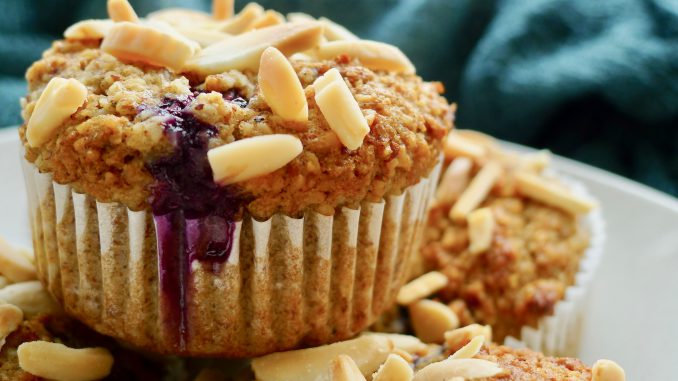 Koolhydraatarme bosbessen muffins recept ~ minder koolhydraten, maximale smaak ~ www.con-serveert.nl Koolhydraatarme bosbessen muffins recept ~ minder koolhydraten, maximale smaak ~ www.con-serveert.nl
