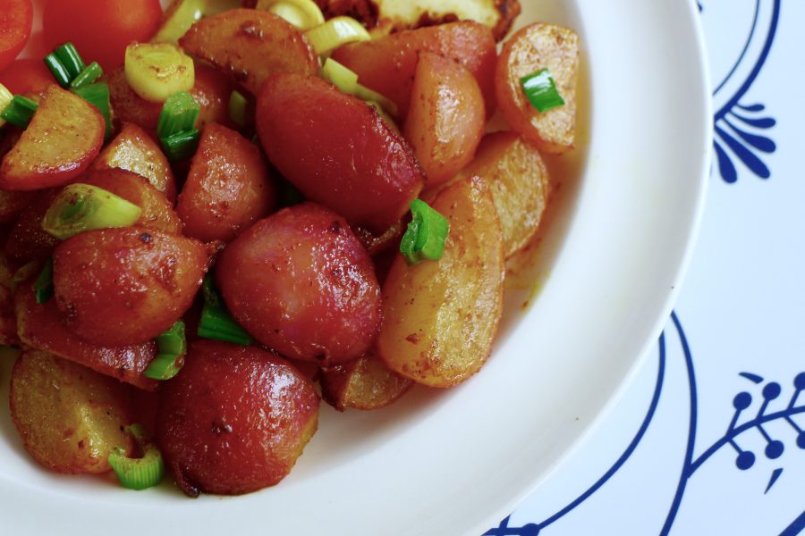 Gebakken radijsjes met bosuitjes recept ~ minder koolhydraten, maximale smaak ~ www.con-serveert.nl