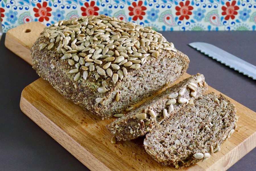 Koolhydraatarm, vegan en glutenvrij brood recept ~ minder koolhydraten, maximale smaak ~ www.con-serveert.nl