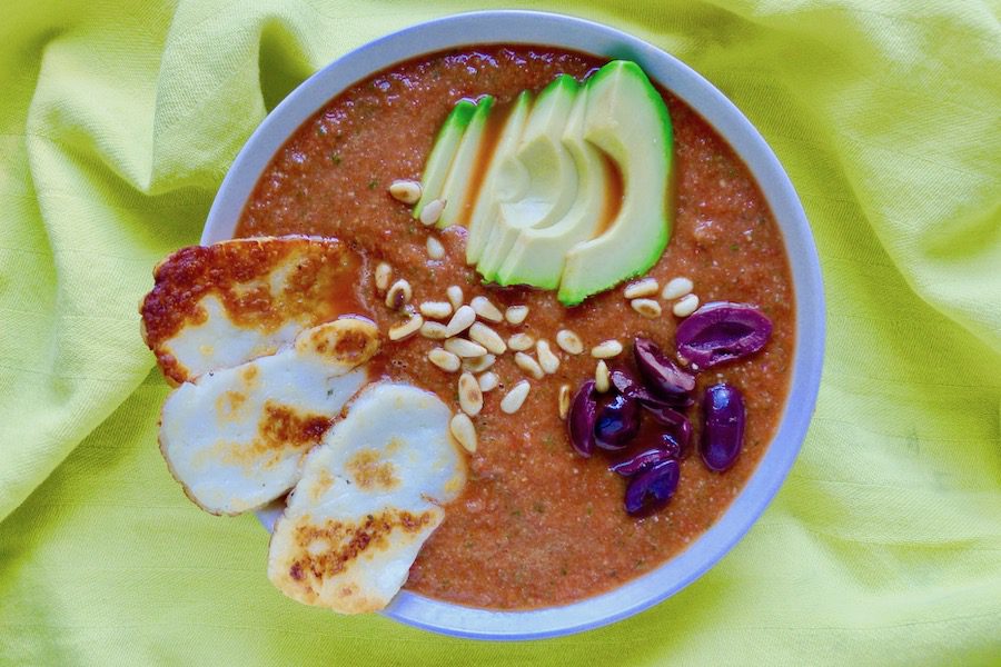 Gazpacho met halloumi, glutenvrij recept ~ minder koolhydraten, maximale smaak ~ www.con-serveert.nl