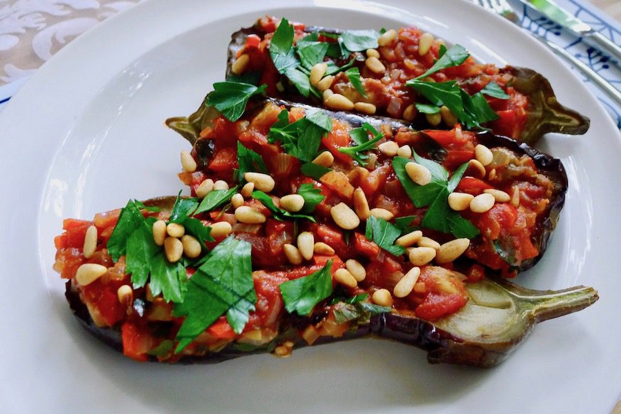 Imam bayıldı, Turkse gevulde aubergines recept ~ minder koolhydraten, maximale smaak ~ www.con-serveert.nl