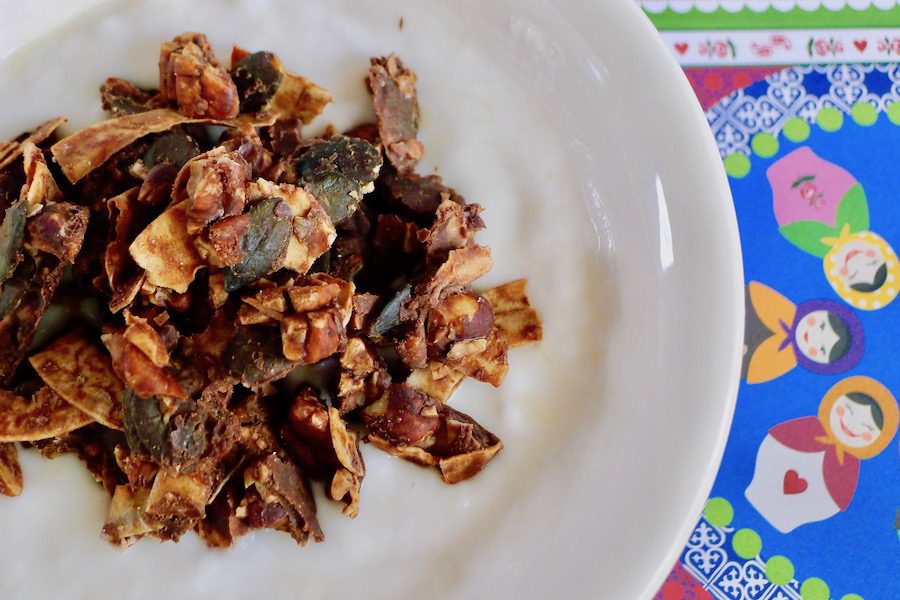 Crunchy keto granola met cacaoboter recept ~ minder koolhydraten, maximale smaak ~ www.con-serveert.nl