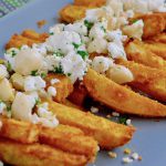 Koolraap frietjes uit de oven met feta en macadamia noten, koolhydraatarm vegetarisch recept ~ minder koolhydraten, maximale smaak ~ www.con-serveert.nl