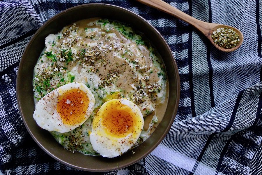 Hartige bloemkool porridge recept ~ minder koolhydraten, maximale smaak ~ www.con-serveert.nl