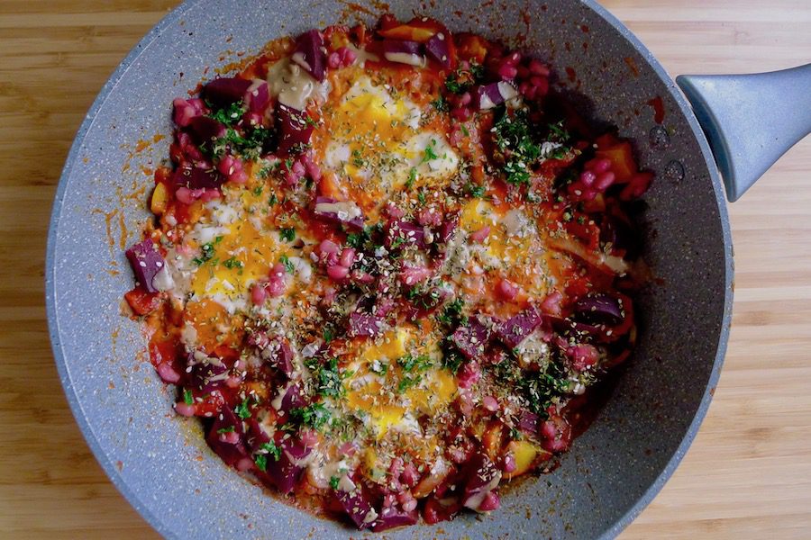 Shakshuka met rode biet recept ~ minder koolhydraten, maximale smaak ~ www.con-serveert.nl