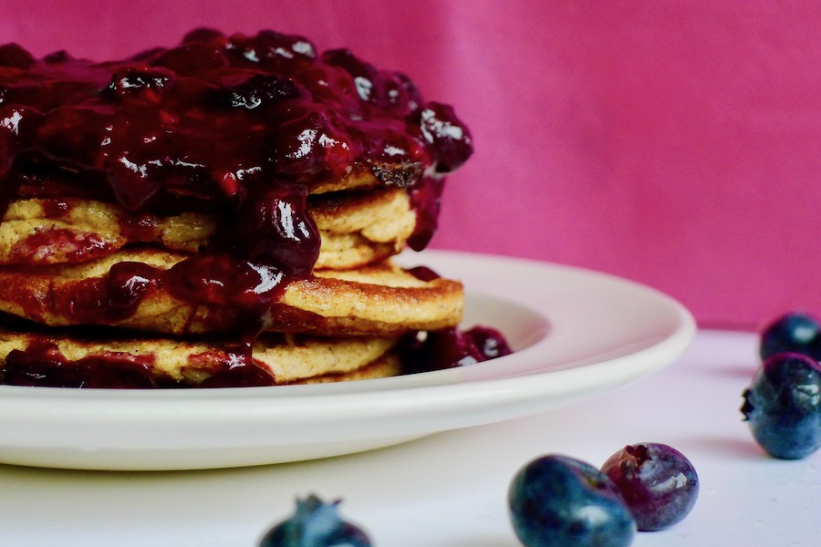 Chai pannenkoeken met rood fruit compote