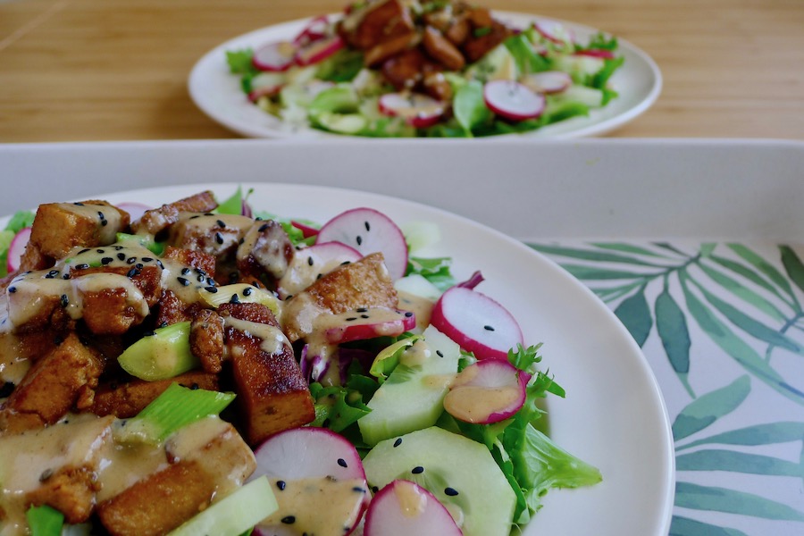 Limoen tofu salade met komkommer en radijs recept - minder koolhydraten, maximale smaak - www.con-serveert.nl