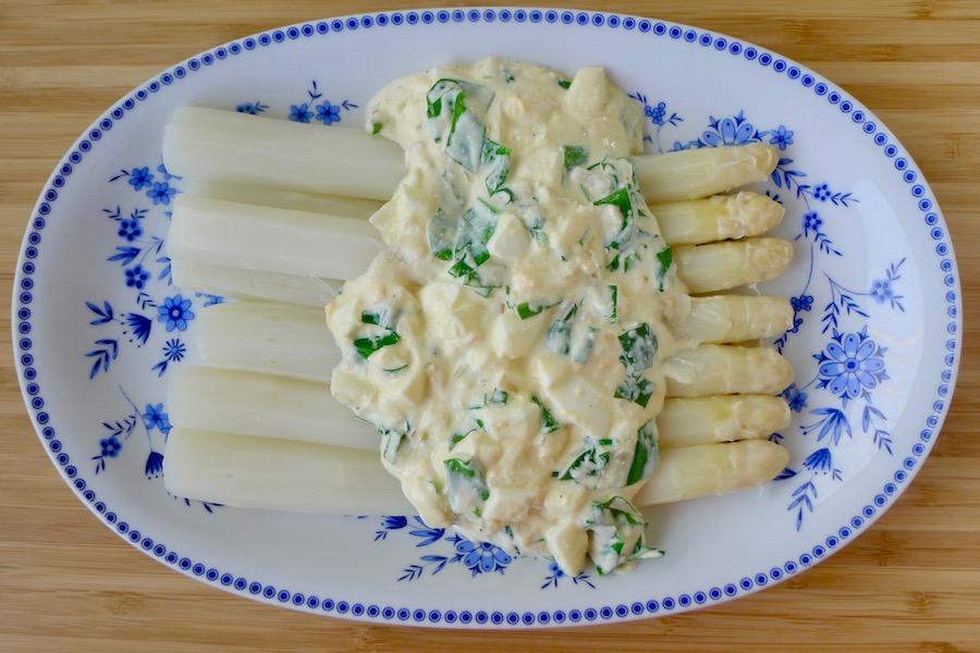 Asperges met eiersaus recept - minder koolhydraten, maximale smaak - www.con-serveert.nl