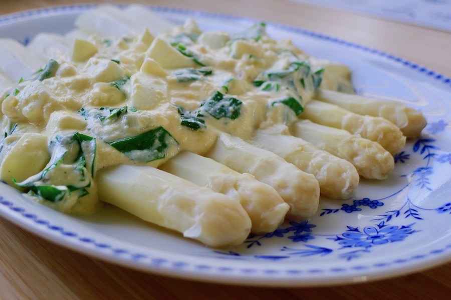 Asperges met eiersaus recept - minder koolhydraten, maximale smaak - www.con-serveert.nl