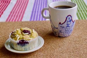 Keto muffins met rood fruit recept ~ minder koolhydraten, maximale smaak ~ www.con-serveert.nl