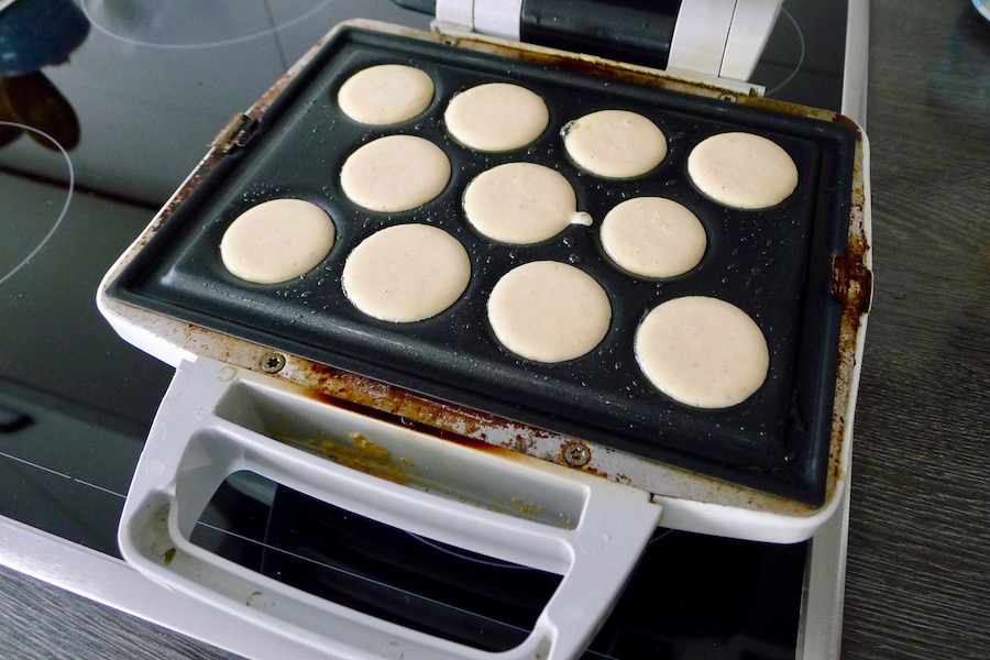 Koolhydraatarme glutenvrije poffertjes recept ~ minder koolhydraten, maximale smaak ~ www.con-serveert.nl