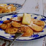 Keto poffertjes, glutenvrij recept ~ minder koolhydraten, maximale smaak ~ www.con-serveert.nl