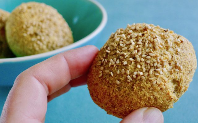 Koolhydraatarme broodjes zonder amandelmeel, ketogeen recept ~ minder koolhydraten, maximale smaak ~ www.con-serveert.nl