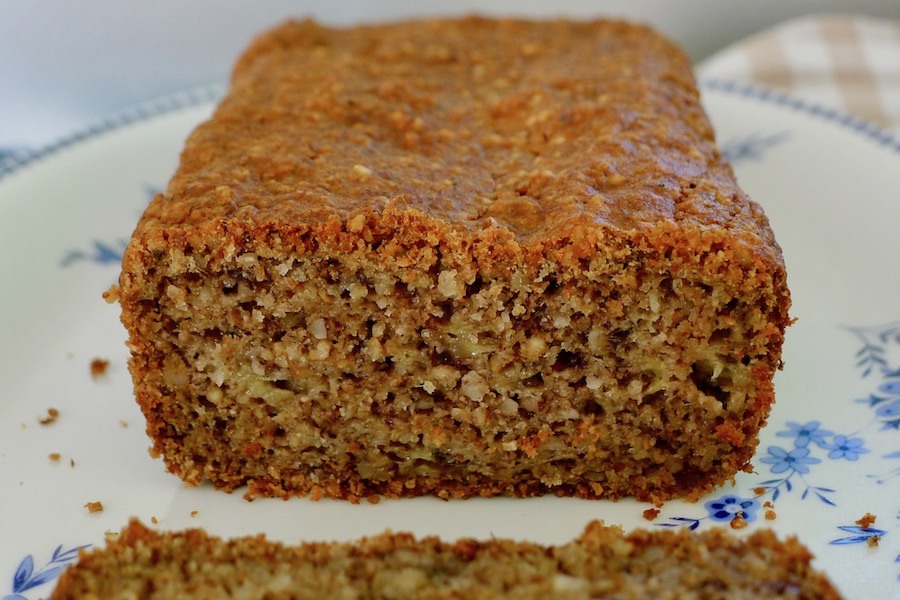 Het lekkerste koolhydraatarme bananenbrood recept ~ minder koolhydraten, maximale smaak ~ www.con-serveert.nl