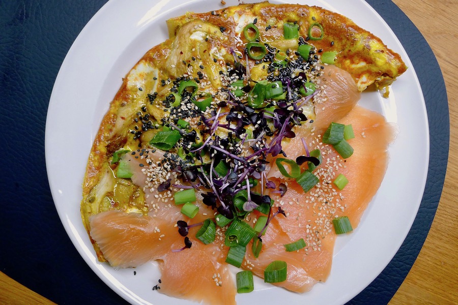 Omelet met oesterzwam en gerookte zalm