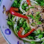 Thaise courgetti met pindadressing, koolhydraatarm recept -koolhydraatarm genieten begint bij Con-serveert.nl