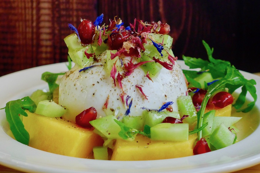 Burrata met mango en komkommerdressing recept ~ minder koolhydraten, maximale smaak ~ www.con-serveert.nl