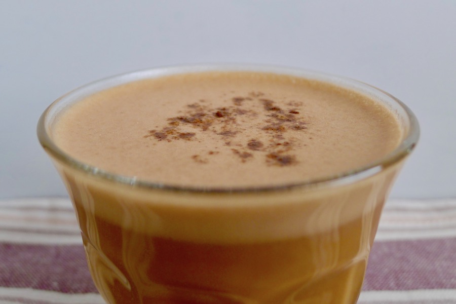 Bulletproof mokka koffie met cacaoboter recept - koolhydraatarm genieten begint bij con-serveert.nl