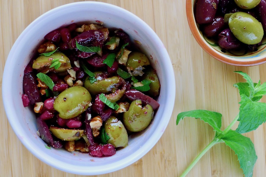 Zeytoon parvardeh, Perzische olijven salade, koolhydraatarm recept - koolhydraatarm genieten begint bij con-serveert.nl