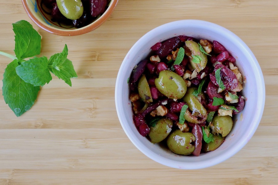 Zeytoon parvardeh, Perzische olijven salade, koolhydraatarm recept - koolhydraatarm genieten begint bij con-serveert.nl