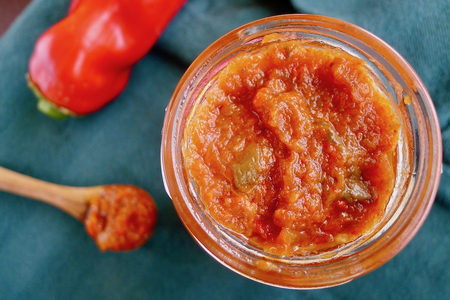 Zelfgemaakte ajvar, koolhydraatarm recept - koolhydraatarm genieten begint bij con-serveert.nl