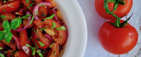 Tomaten salade met verse kruiden