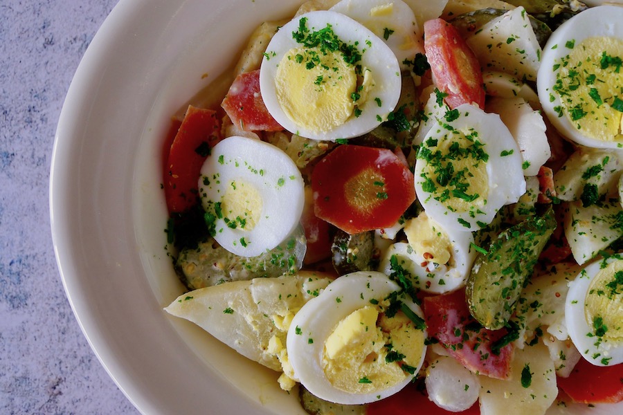 Duitse "valse" aardappelsalade, koolhydraatarm recept - koolhydraatarm genieten begint bij Con-serveert.nl